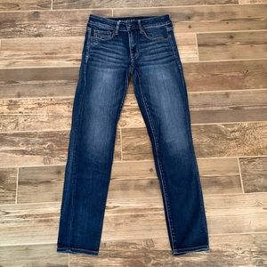 American Eagle Ne(x)t Level Stretch Jeans. Size 6